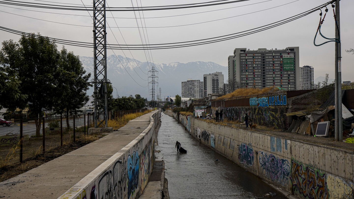 Chileans confront a homelessness crisis, a first for one of South America's richest countries