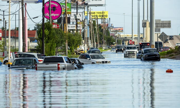 Usa: l'uragano Beryl devasta il Texas e la Louisiana, 8 morti