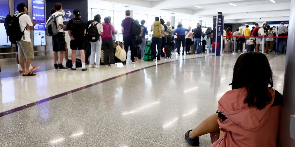 Parents say Delta stranded their kids while they were flying alone