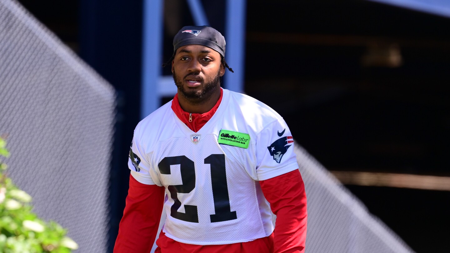 Patriots place RB Antonio Gibson on active/NFI