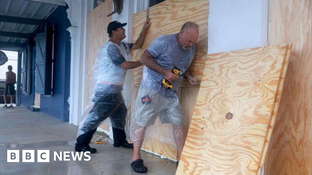 Hurricane Debby makes landfall on Florida coast