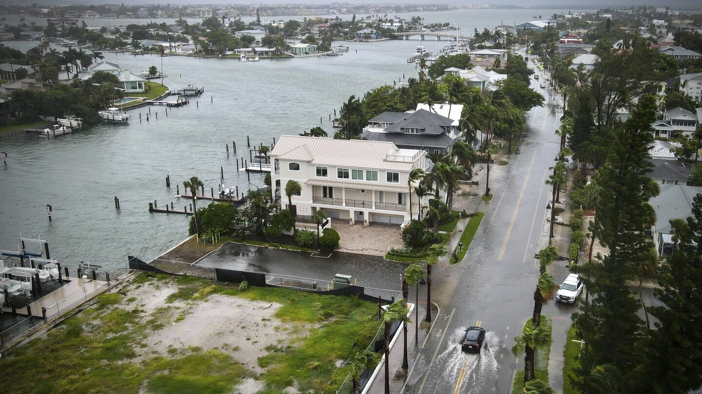 HURRICANE MAKES FLORIDA LANDFALL... DEVELOPING...