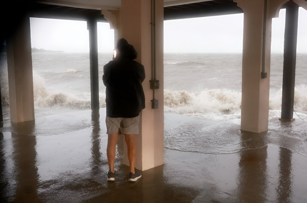 US braces for 'catastrophic' flooding as Storm Debby drenches Florida