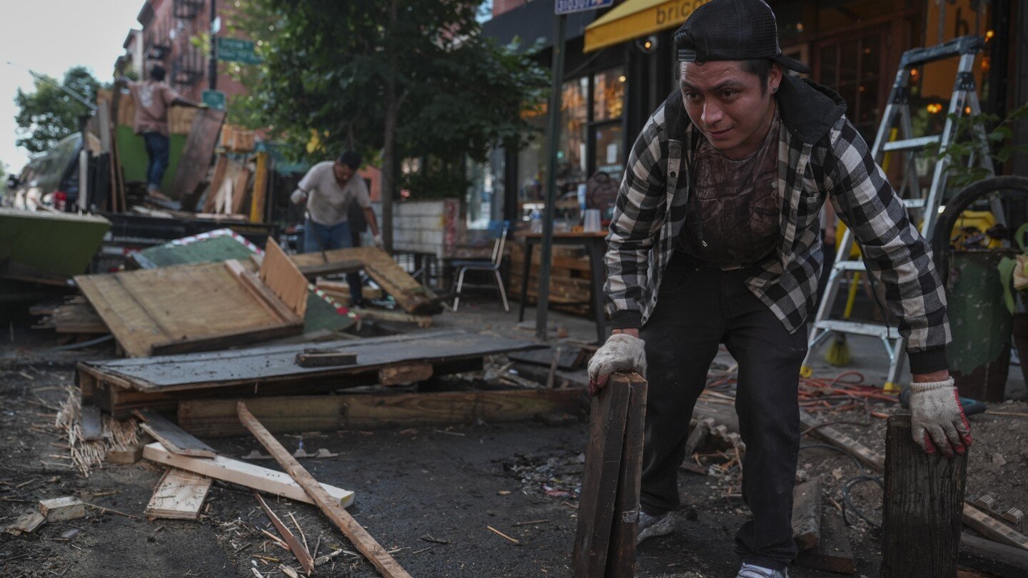 New York City's freewheeling era of outdoor dining has come to end