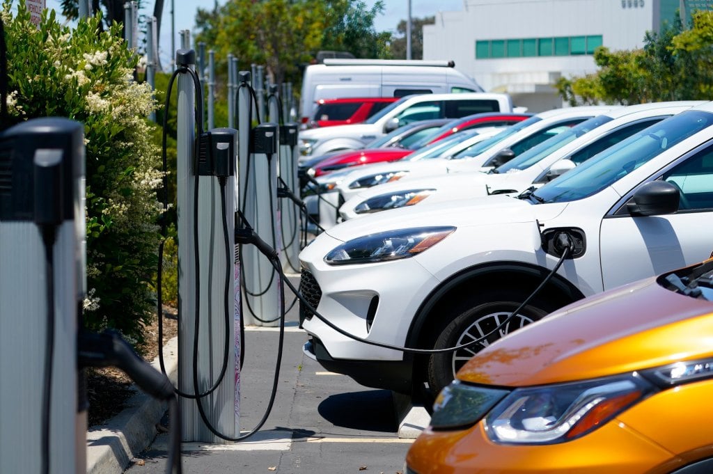 California sales of zero-emission vehicles hit 25.7% but are numbers increasing fast enough?