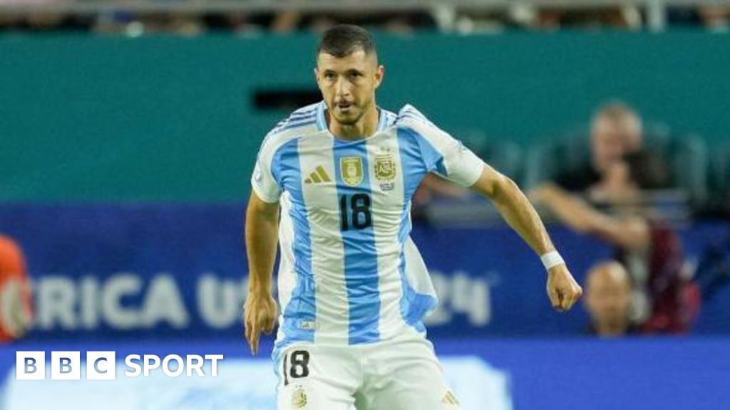 West Ham sign Argentina's Rodriguez on free transfer