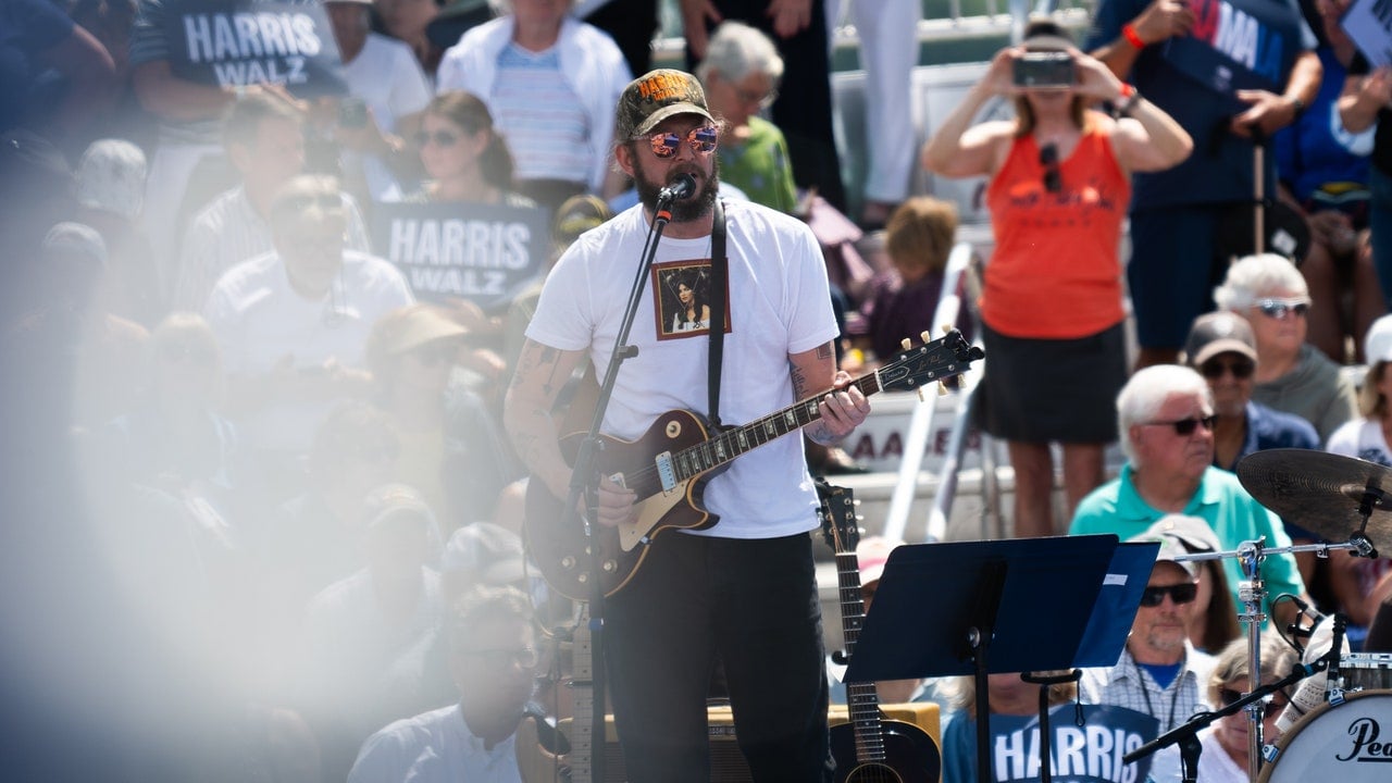 Watch Bon Iver Perform at Kamala Harris and Tim Walz Rally in Wisconsin