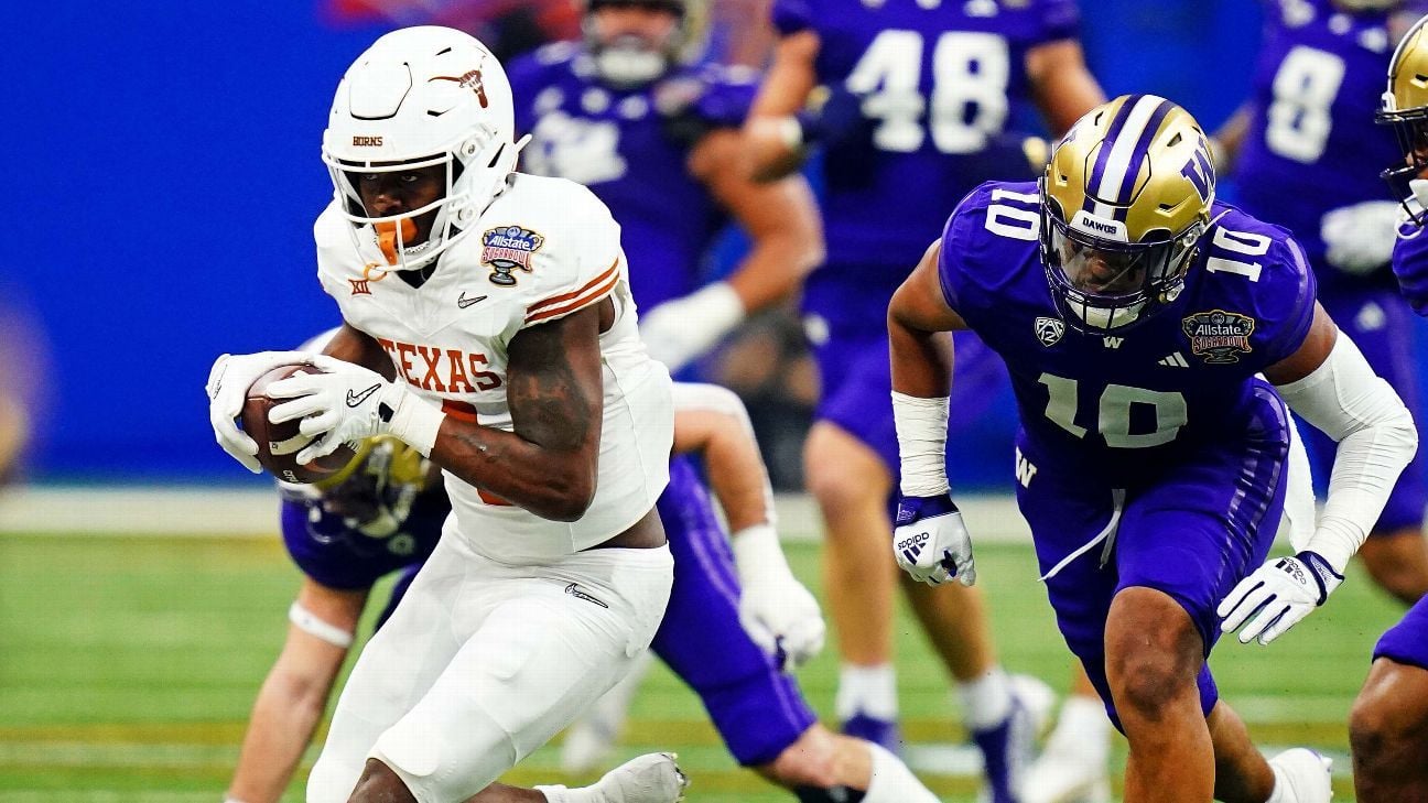 Texas RB CJ Baxter to undergo season-ending knee surgery