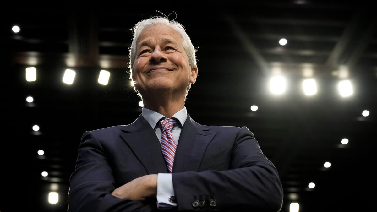 Jamie Dimon and Warren Buffett are in agreement, America's economy is resilient