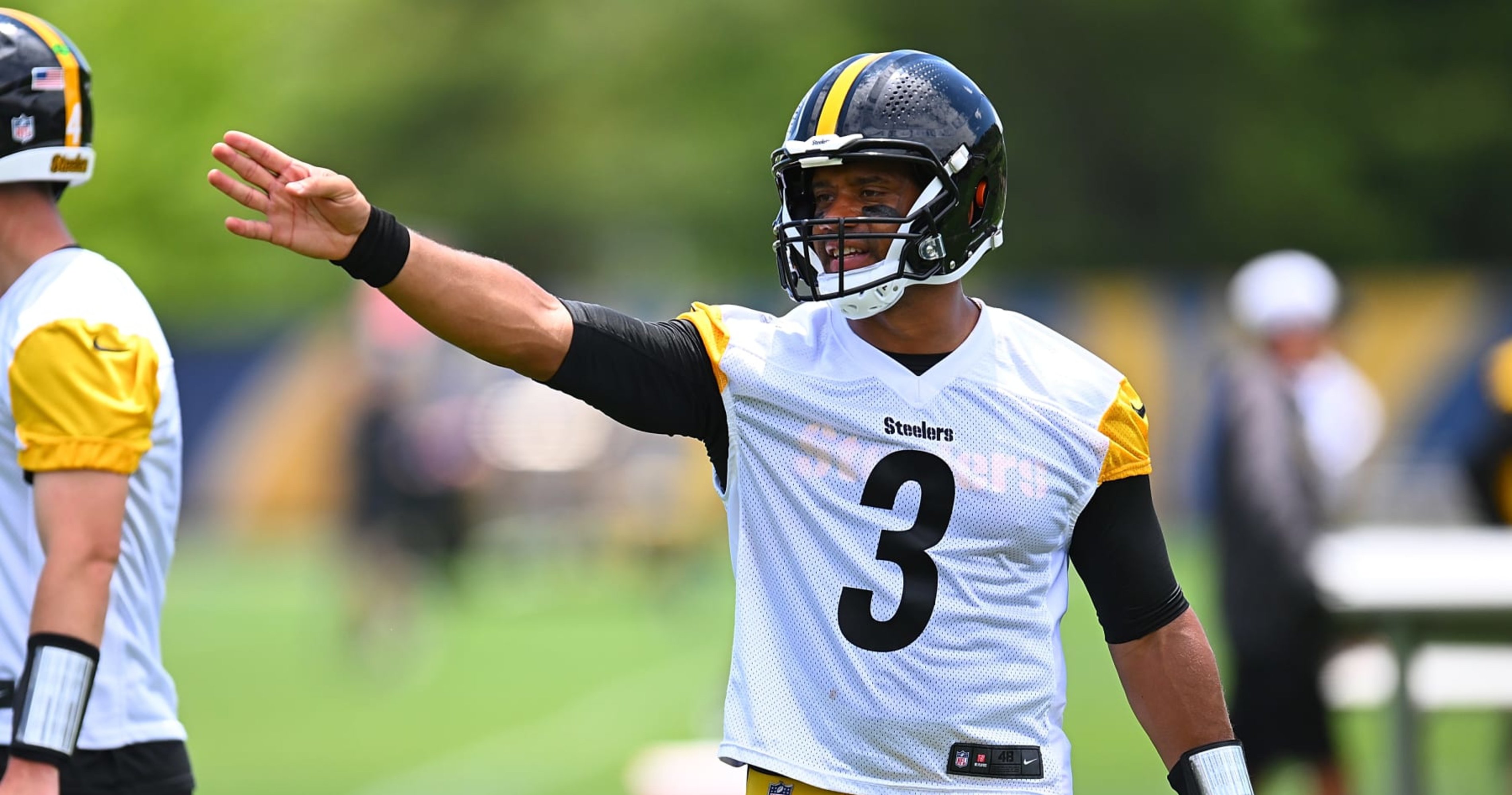 Steelers' Russell Wilson 'Feeling Great' amid Injury, Says He Wants to Play Preseason