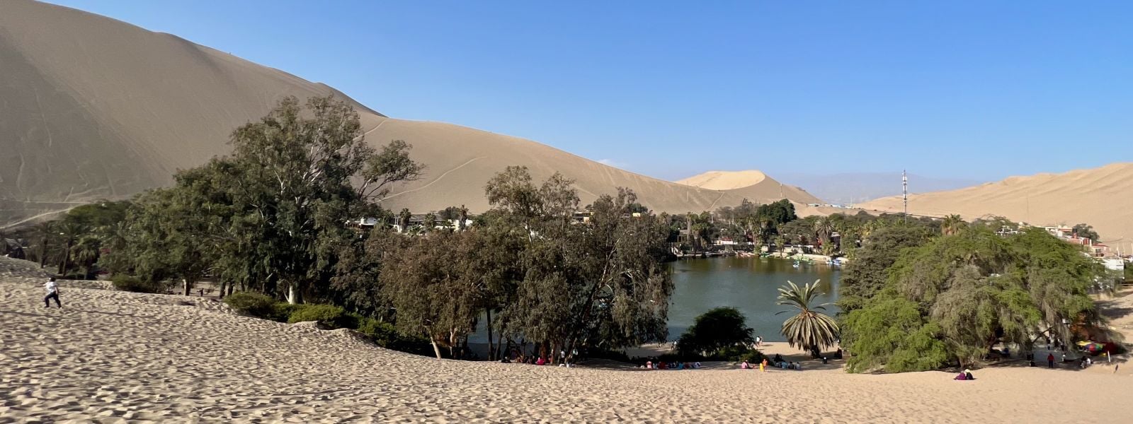 Conheça Huacachina, um oásis surpreendente no deserto peruano!