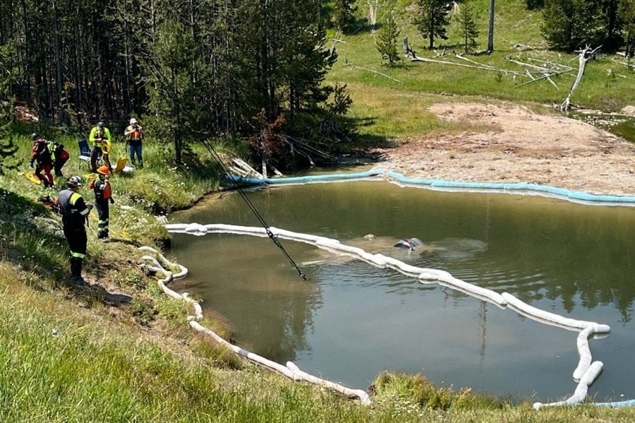 Five hurt after vehicle plunges into Yellowstone geyser