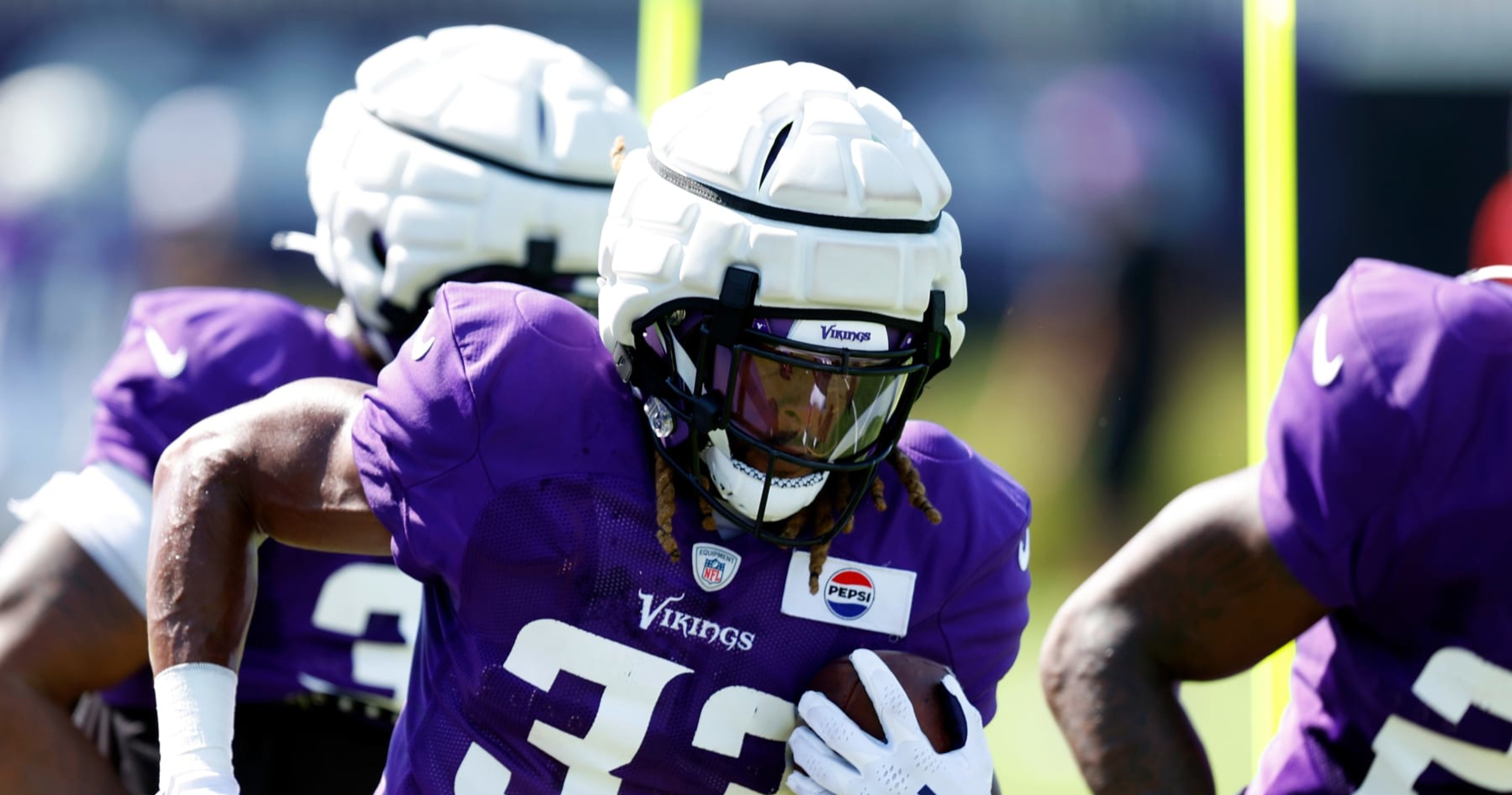 Fantasy Alert: Vikings' Aaron Jones, Ty Chandler to Split RB Snaps as '1A' and '1B'