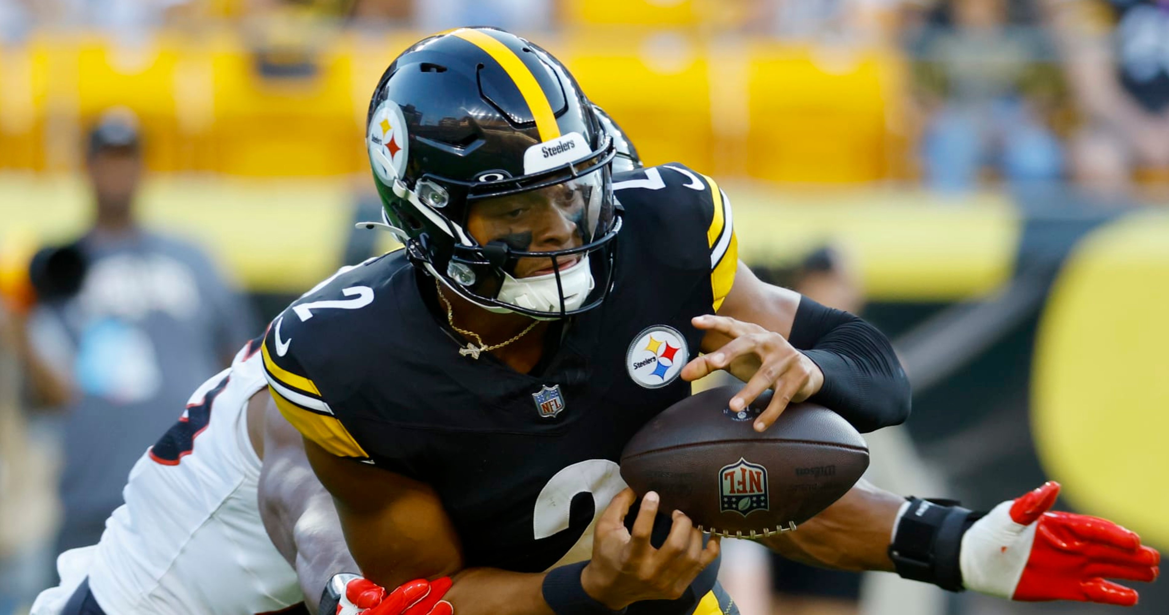 Mike Tomlin: Justin Fields' Fumbles 'Negated a Lot of Good Things' in Steelers Debut