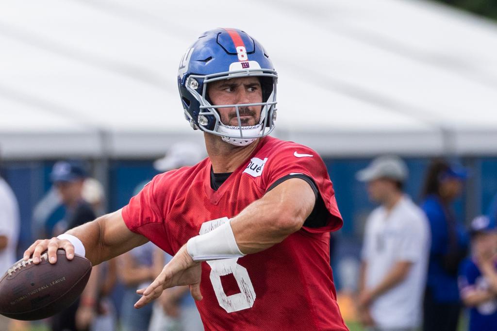 Giants offense out of sorts as Daniel Jones struggles