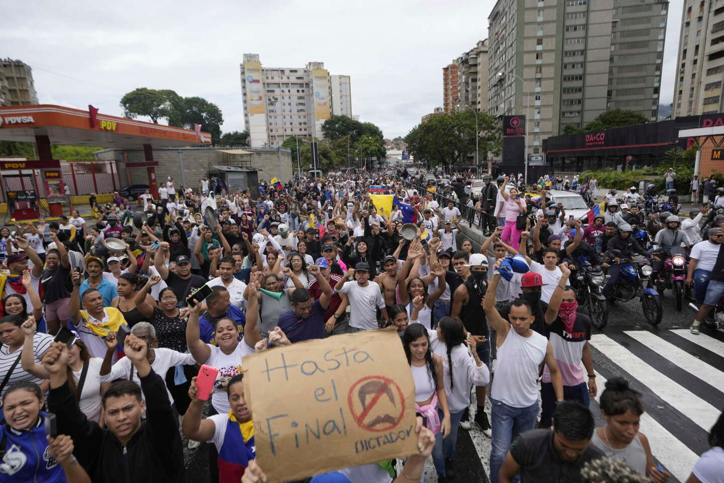 Venezuela : la rue en colère après la réélection contestée de Nicolas Maduro