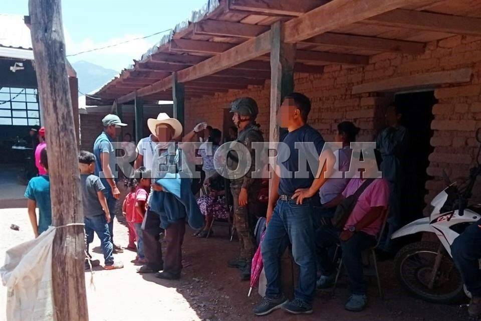 Instala Guatemala refugio para desplazados de Chiapas