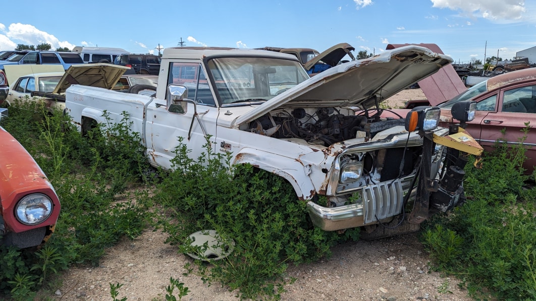 Junkyard Gem: 1982 Jeep J-20 4X4 Pickup