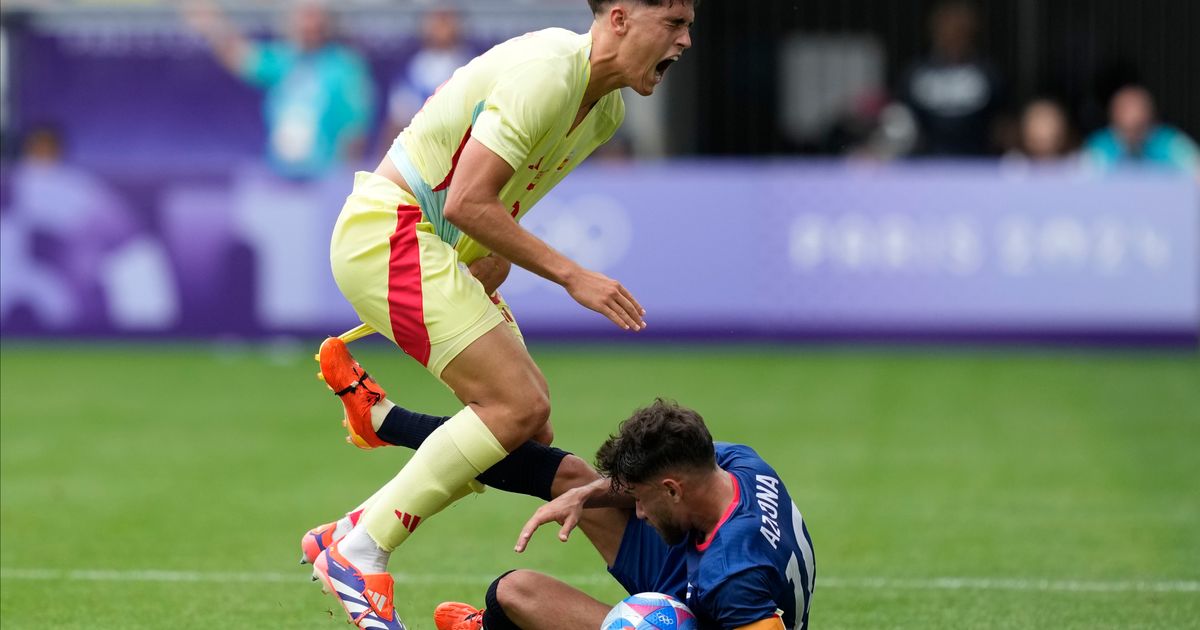 Dominican Republic’s Azcona sent off for kicking Spain’s Cubarsi in groin at Olympics