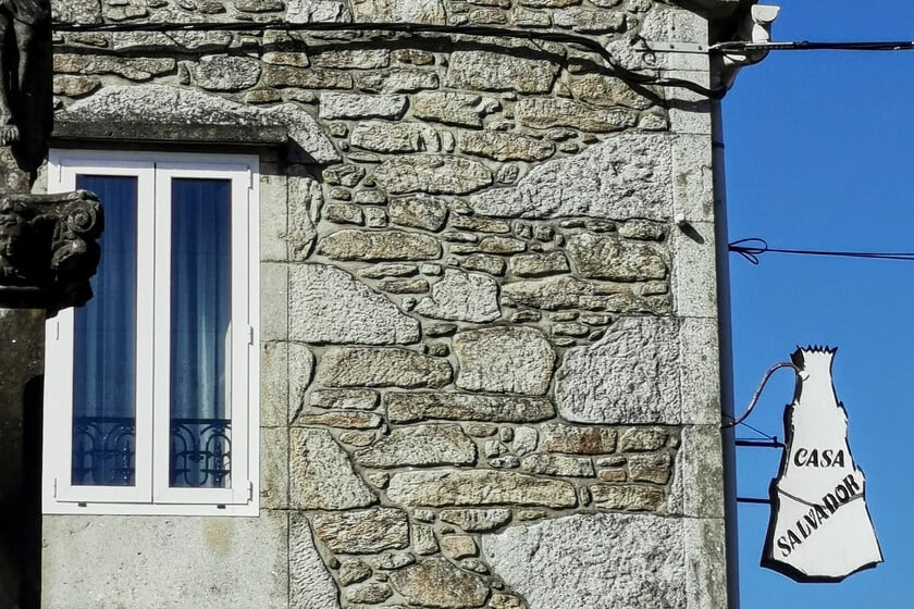 Casa Salvador: el restaurante con más de un siglo de historia que se ha convertido en el templo gallego del bacalao