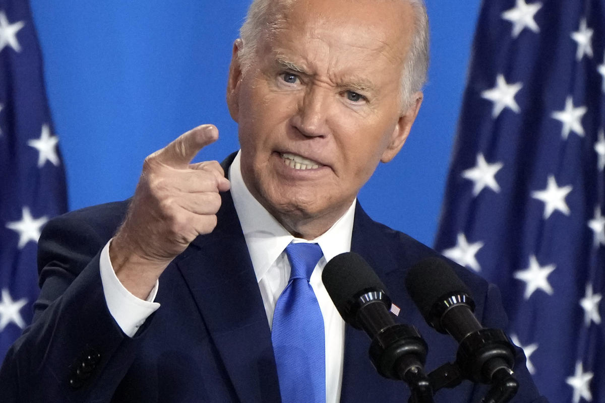 Biden pushes on 'blue wall' sprint with Michigan trip as he continues to make the case for candidacy