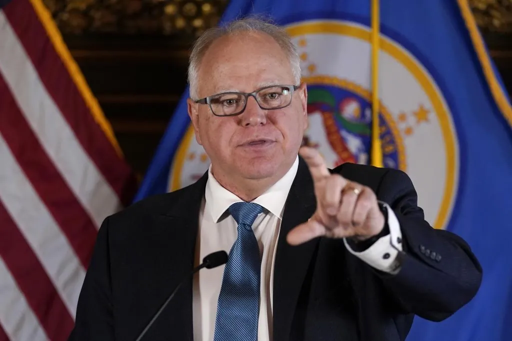 Tim Walz, un vicepresidente para tomarse una cerveza y tener una conversación con sentido común