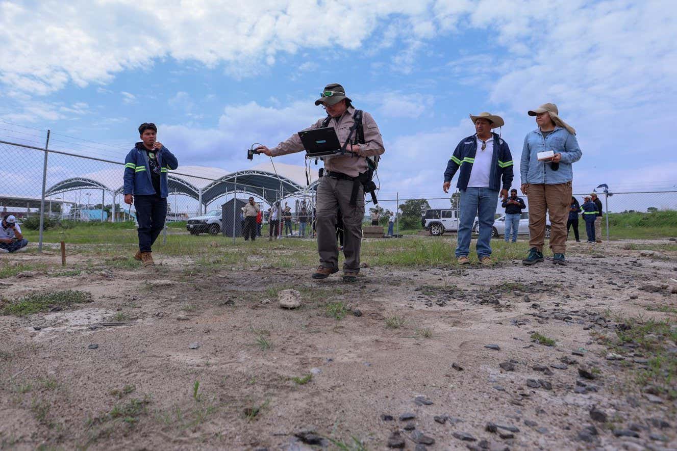 Uncovering recent hidden grave sites in Mexico with satellite data