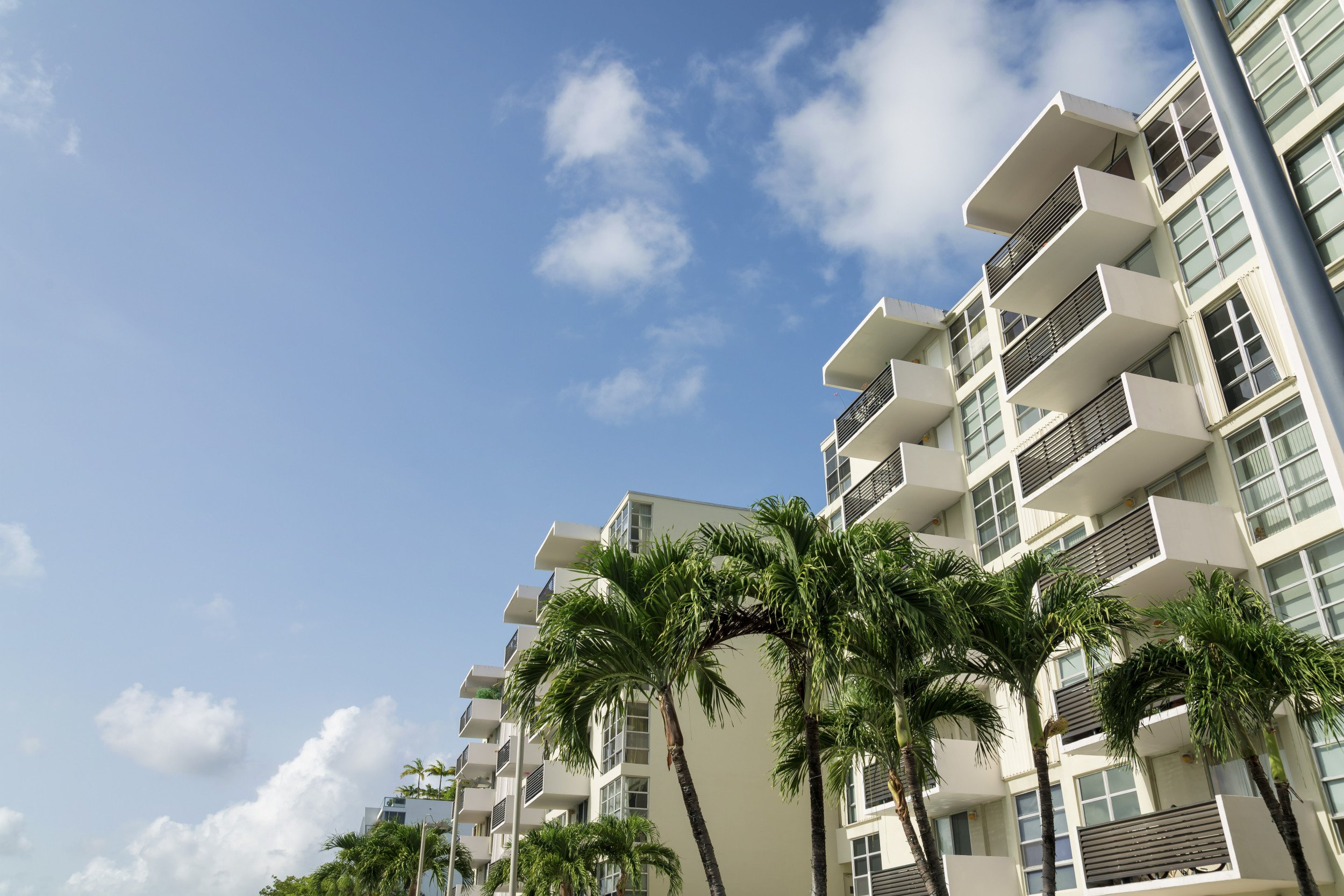 Florida Condo Prices 'Collapsing' Due to HOA Fees Surge-Real Estate Expert