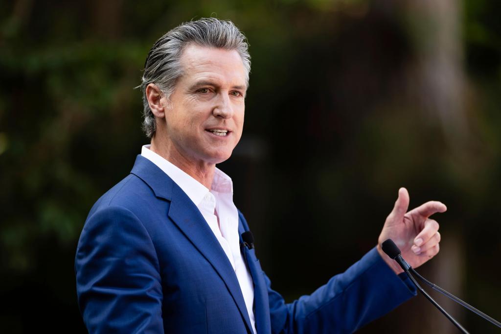 Gov. Gavin Newsom nudges California school districts to restrict student cellphone use