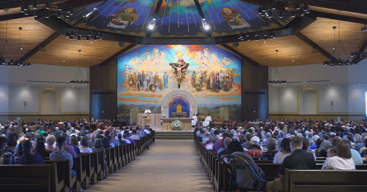 Catholic priest shortage gives rise to California "megachurch" as parishes expand