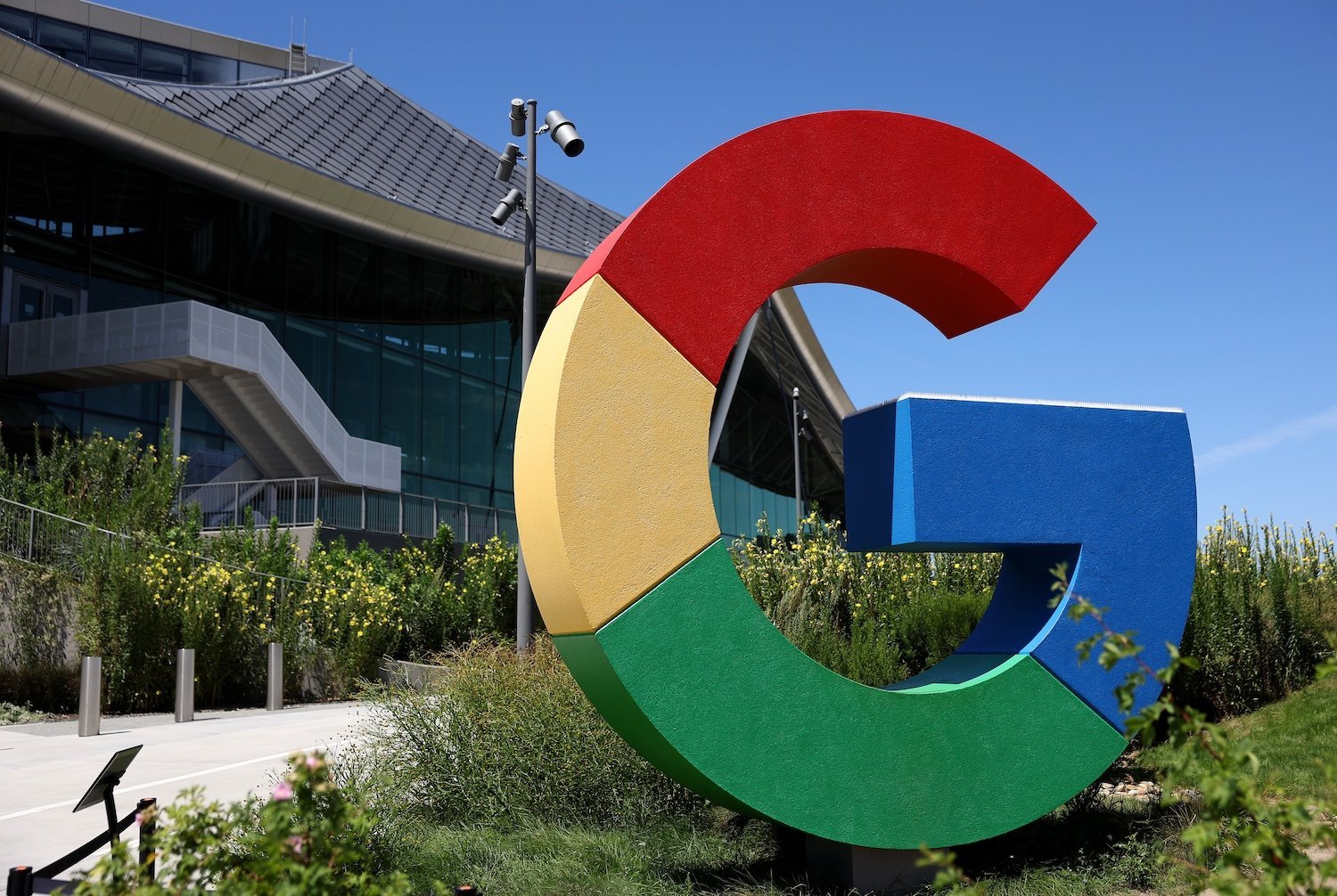 DOJ Considering Breaking Up Google After Monopoly Ruling: Report