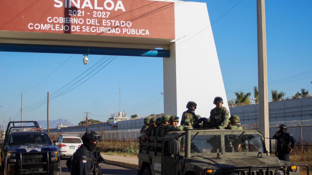 Mexico drug cartel stronghold Sinaloa rocked by shootings, arson