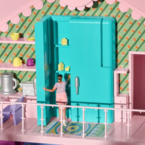 Airbnb creates life-size Polly Pocket house in Massachusetts