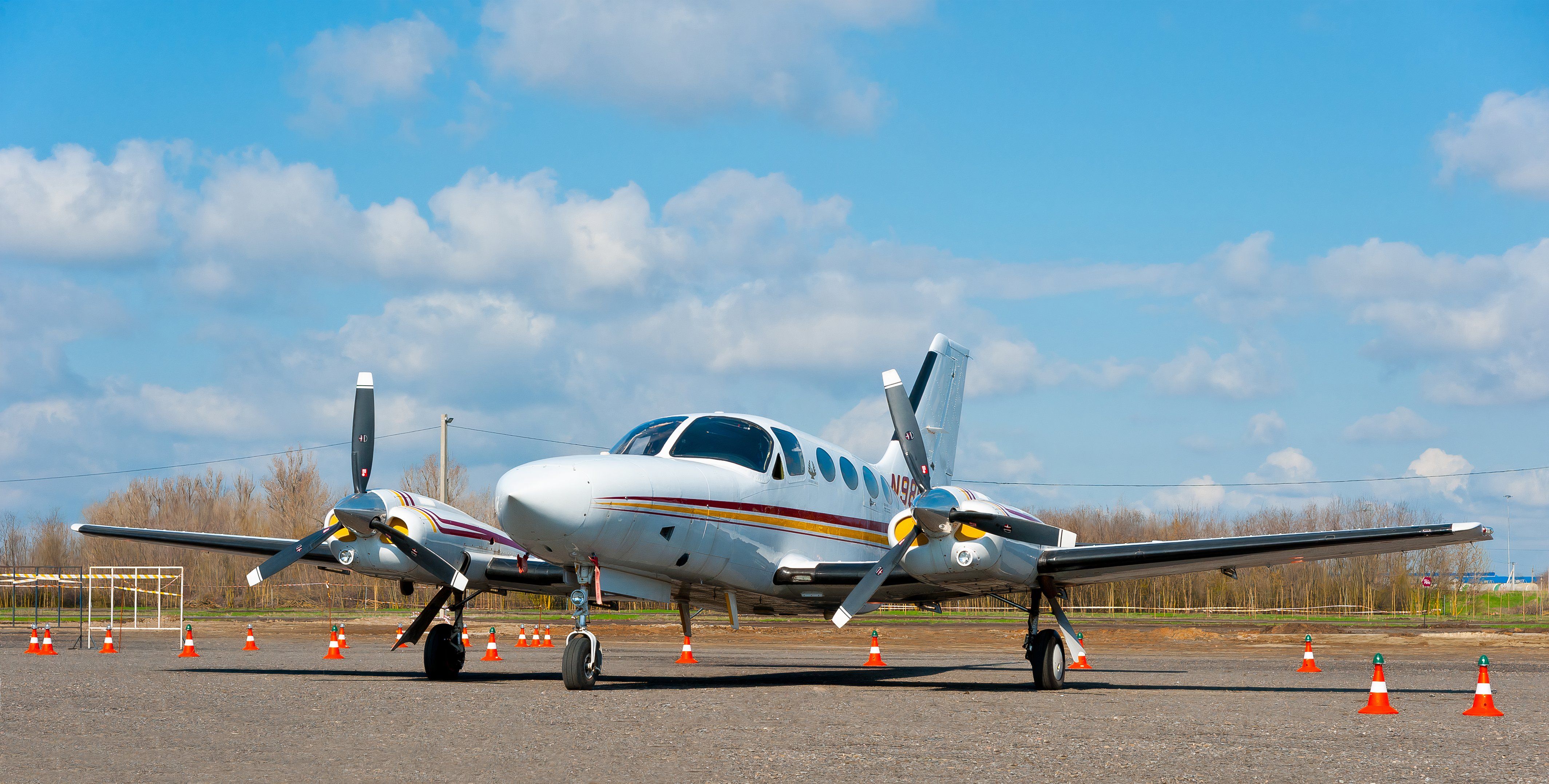 Cessna 421 Crashes Into Townhouse In Oregon