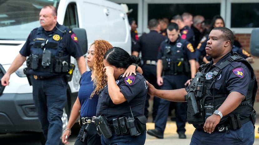 Texas deputy constable fatally shot in Houston