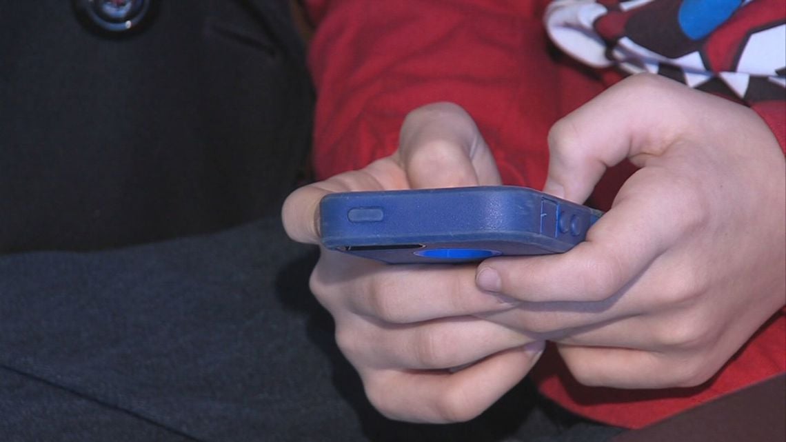 South Carolina approves for model cell phone ban for schools