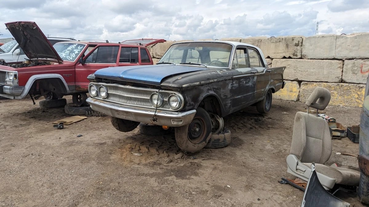 Junkyard Gem: 1960 Mercury Comet Sedan