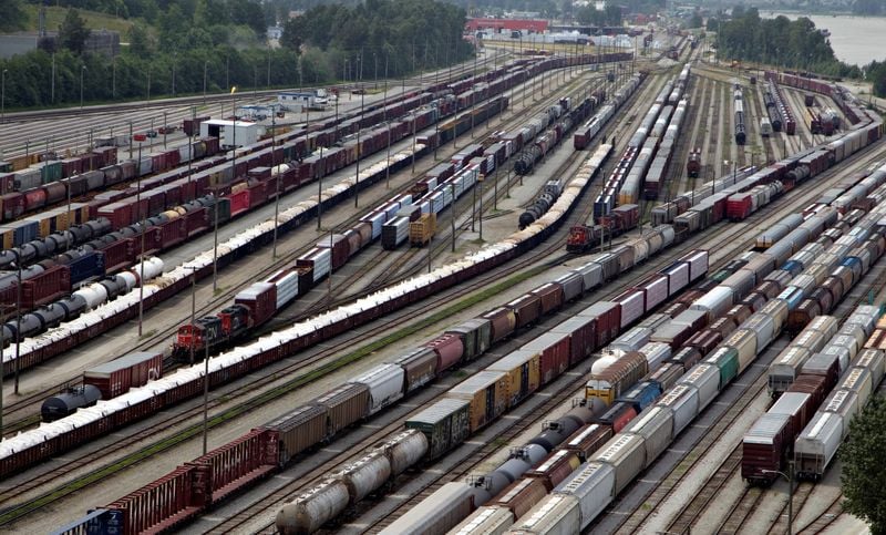 CN Rail issues lockout notice to union, Canada-wide freight rail stoppage looms