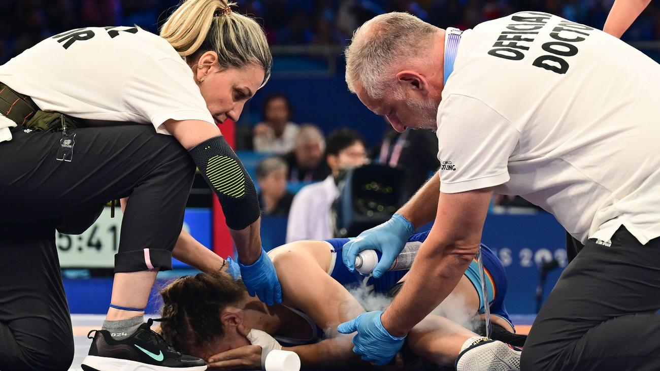 Olympische Spiele in Paris: Ringerin Wendle ohne Medaille - Im kleinen Finale verletzt