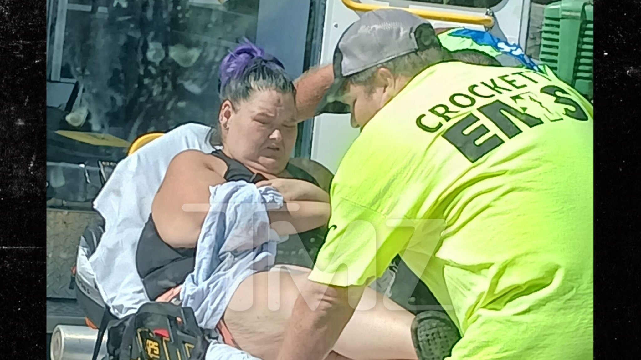 '1000-Lb. Sisters' Star Amy Slaton Leaves Zoo On Stretcher After Camel Bite