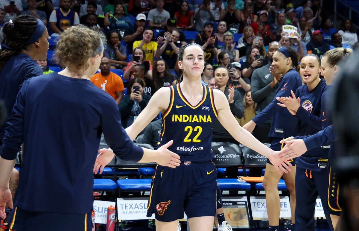 Caitlin Clark Curing Fever’s 7-Year Playoff Drought Earns Love From Indiana Locals: “Grown Men Yelling at Refrees About Women’s Basketball”