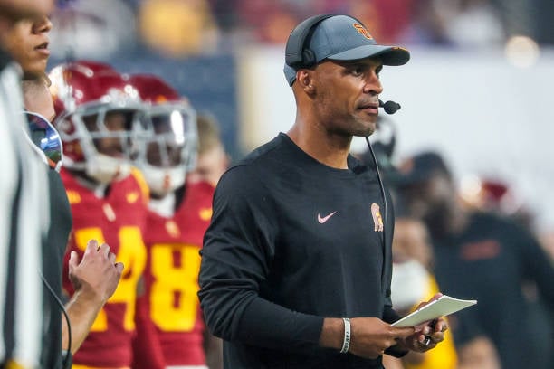 DC D’Anton Lynn Declines to Update on Mason Cobb After USC LB Skips Practice Ahead of Utah State Matchup