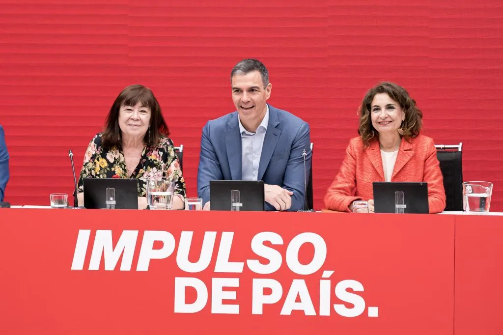 Sánchez adelanta la convocatoria del Congreso Federal del PSOE para consolidar su liderazgo en pleno debate interno por la financiación en Cataluña