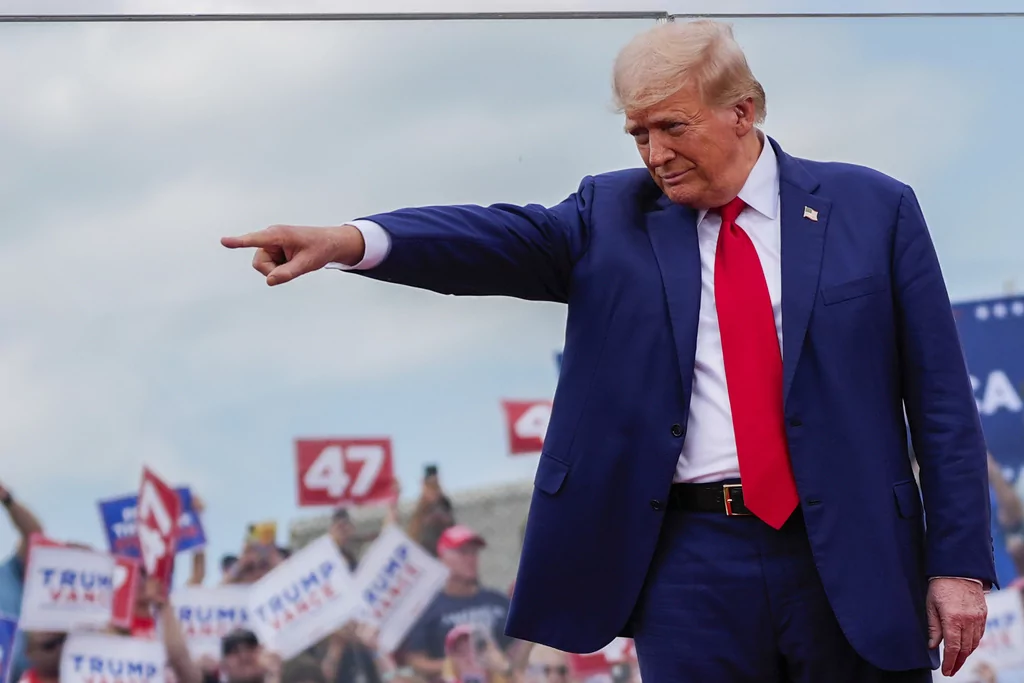 WATCH LIVE: Trump rallies law enforcement in North Carolina