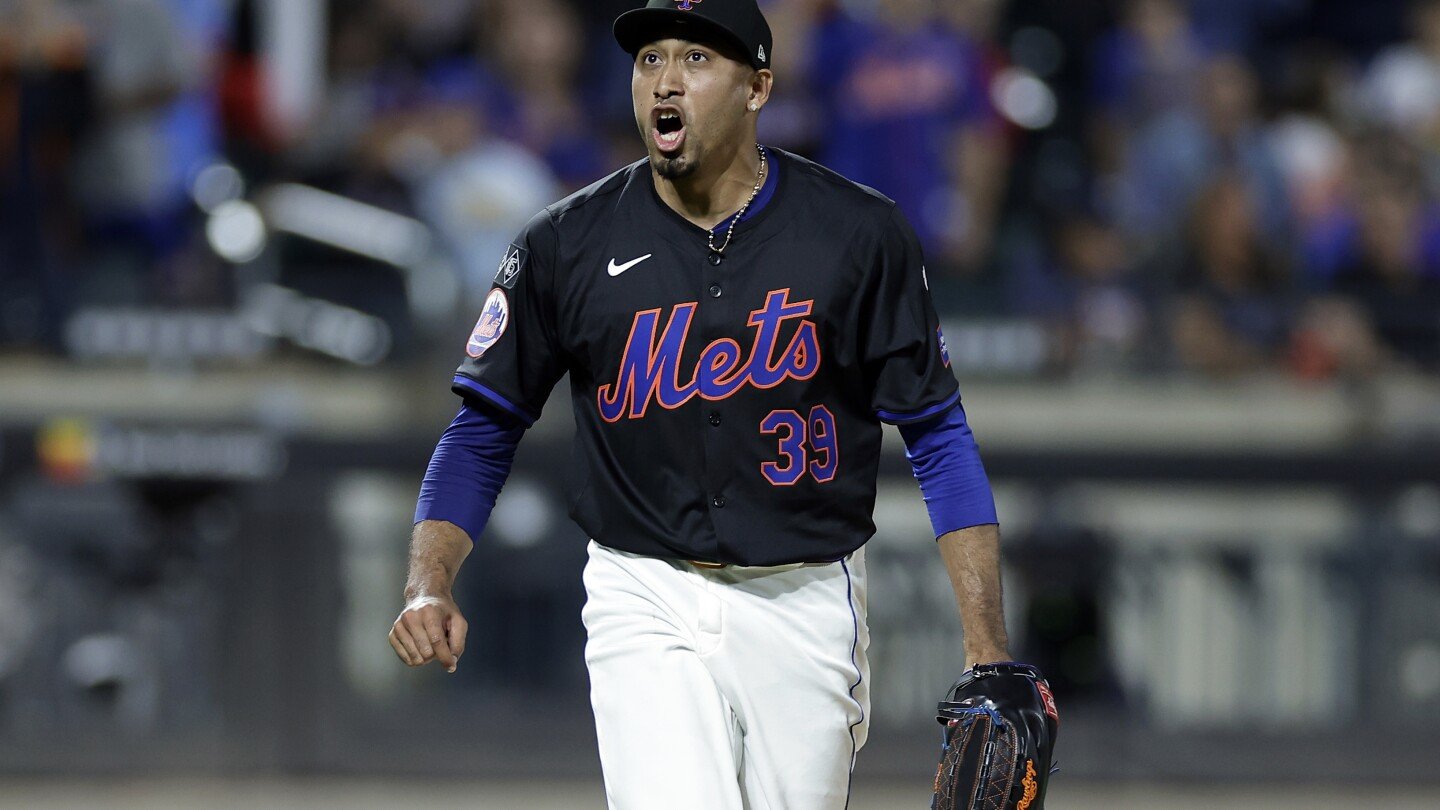 Díaz brothers pitch in same game for 1st time as Mets top Reds in front of family at Citi Field