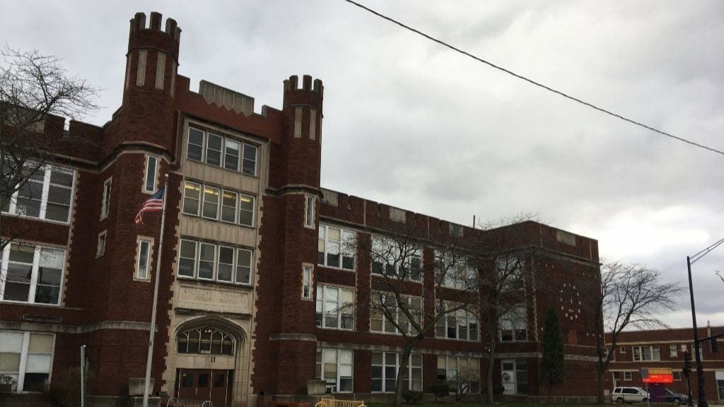 Compromise plan for one Waukegan High SRO proposed