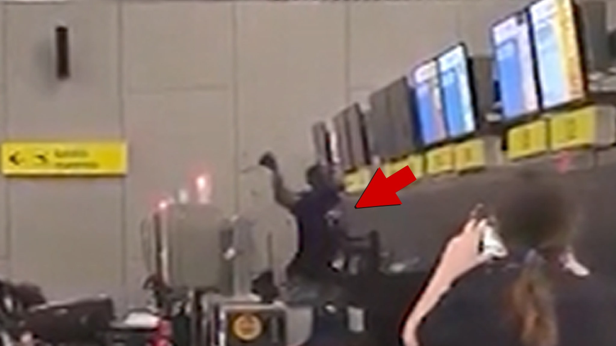 Man Destroys American Airlines Counter With Hammer After Being Sold Fake Ticket