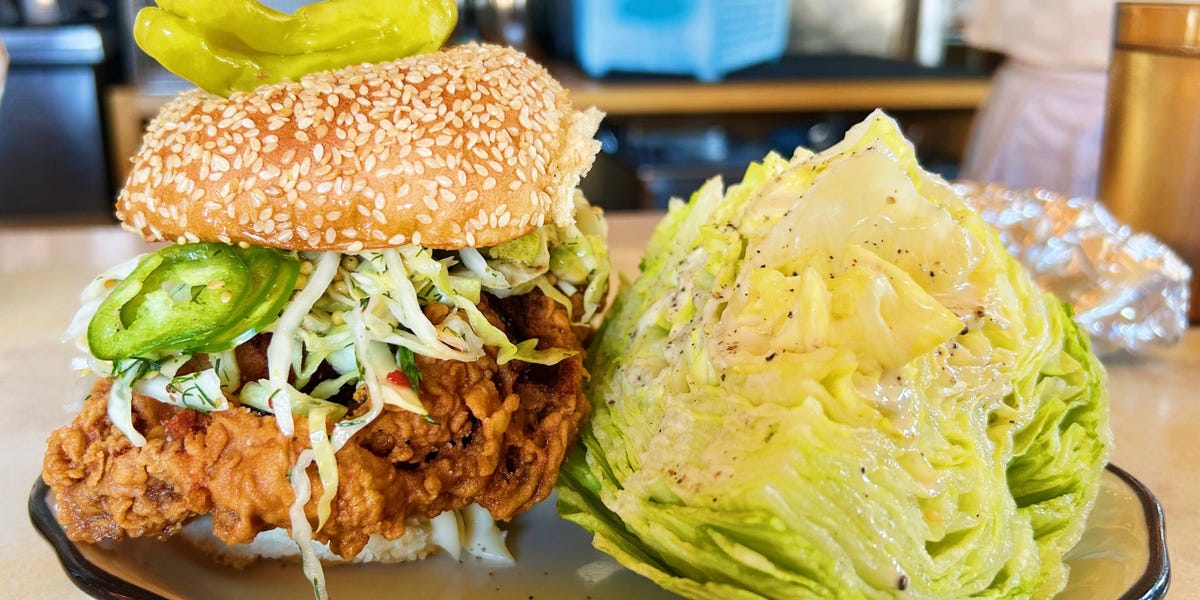 I tried a famous fried chicken sandwich at Maine's oldest diner. It was worth the trouble to actually get it.