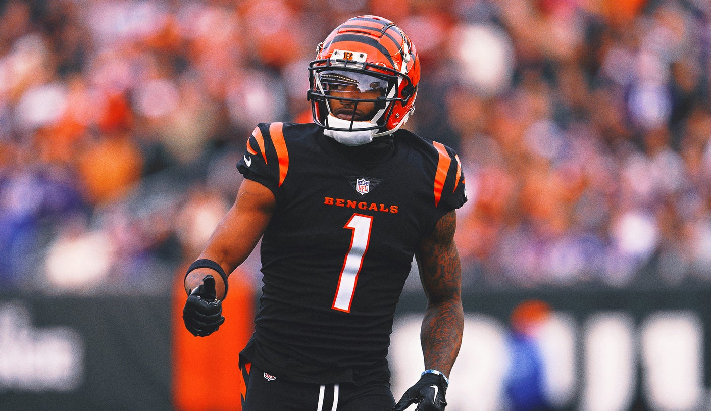 Ja'Marr Chase in uniform at Bengals practice; hold-in over?