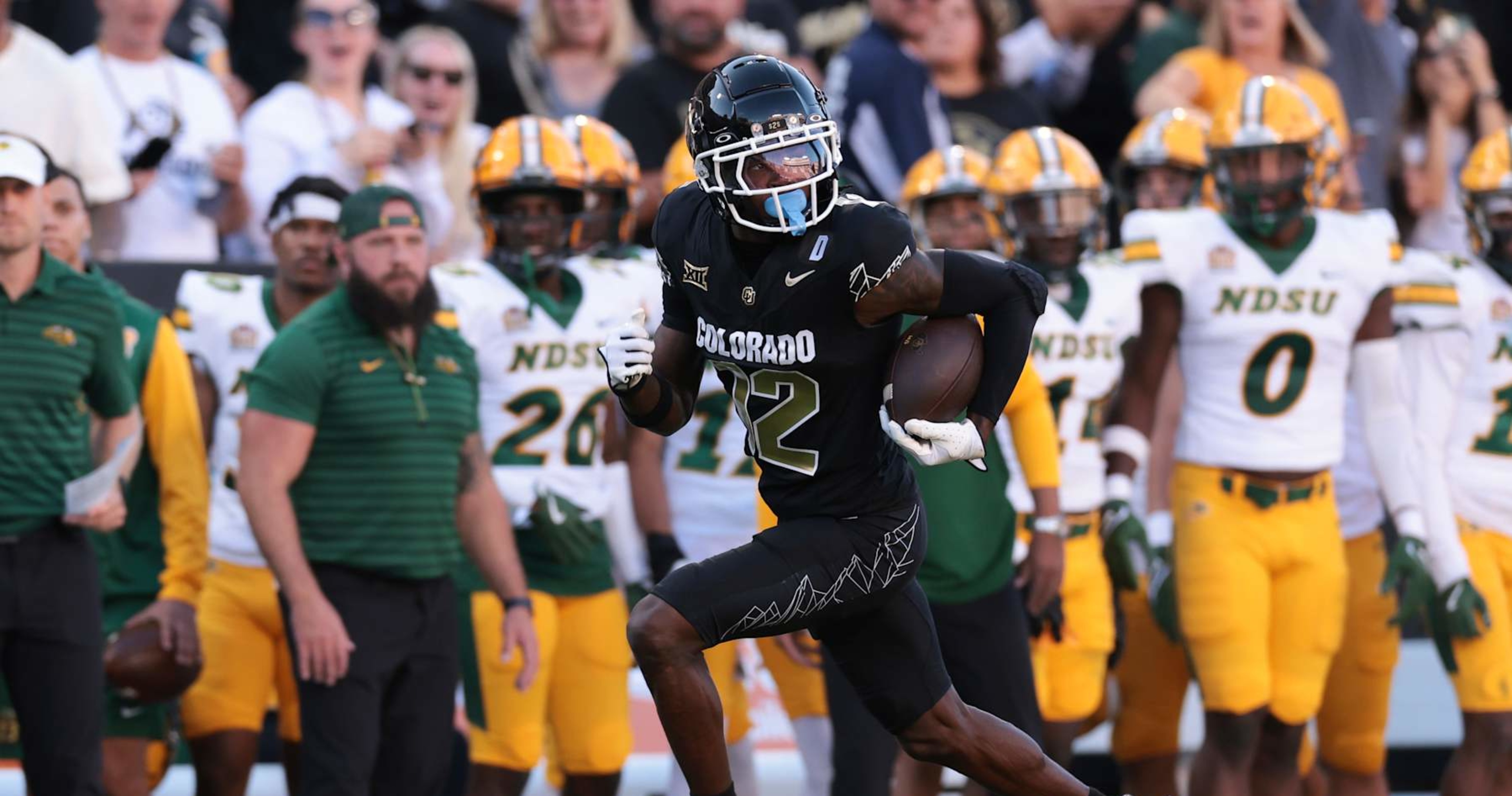 Shedeur Sanders, Travis Hunter Mesmerize CFB Fans as Deion, Colorado Win vs. NDSU